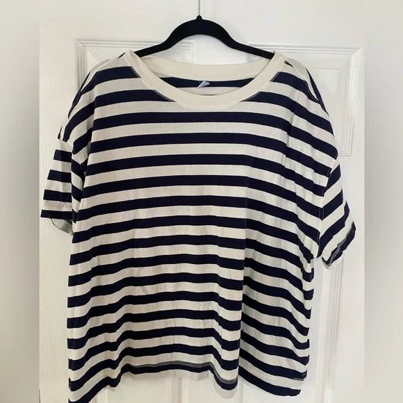 2X Blue and White Stripped Old Navy Tee - Picture 1 of 2